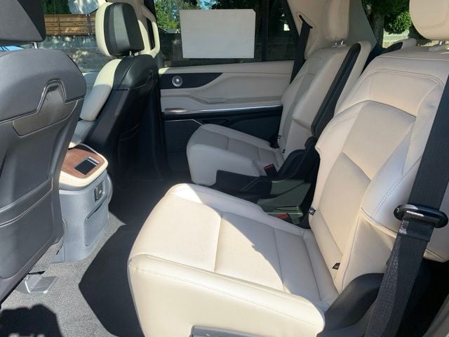 2027 Lincoln Navigator Reserve