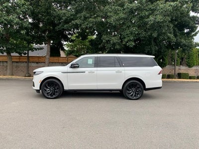 2027 Lincoln Navigator L Reserve