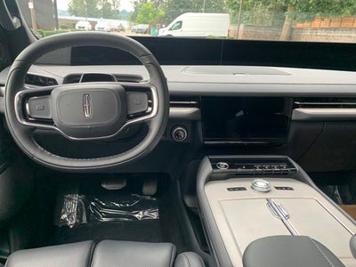 2027 Lincoln Navigator L Reserve