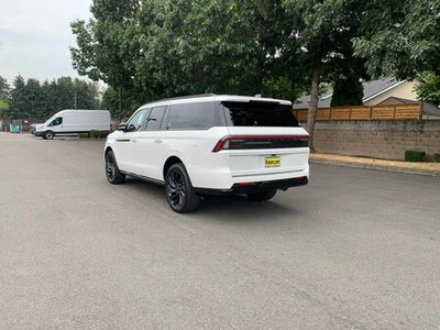 2027 Lincoln Navigator L Reserve