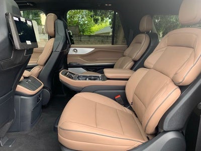 2025 Lincoln Navigator L Black Label