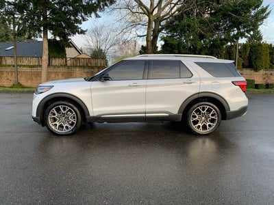 2025 Ford Explorer Platinum