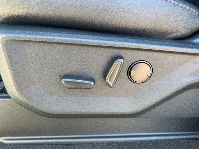 2025 Ford F-350SD Lariat DRW