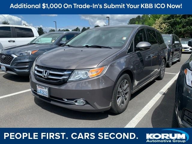 2016 Honda Odyssey Touring's photo