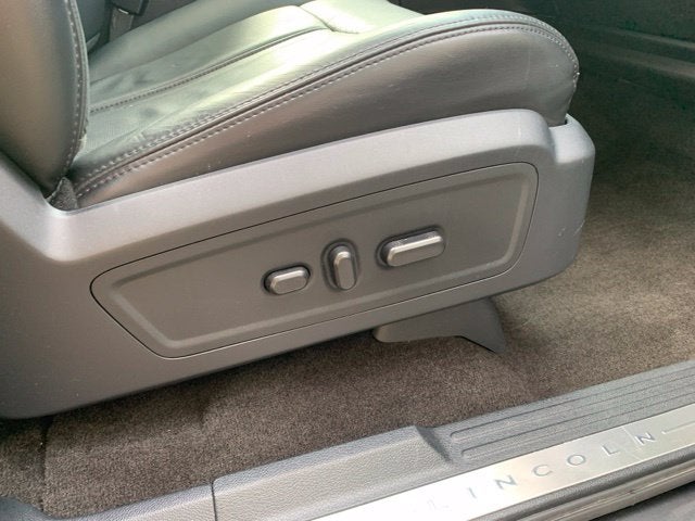 2015 Lincoln Navigator Base