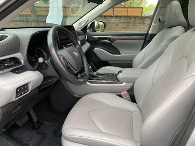 2021 Toyota Highlander Hybrid Platinum