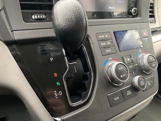 2019 Toyota Sienna LE 7 Passenger