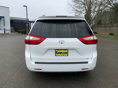 2019 Toyota Sienna LE 7 Passenger