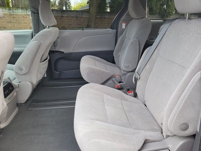 2019 Toyota Sienna LE 7 Passenger