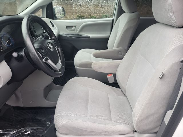 2020 Toyota Sienna L 7 Passenger