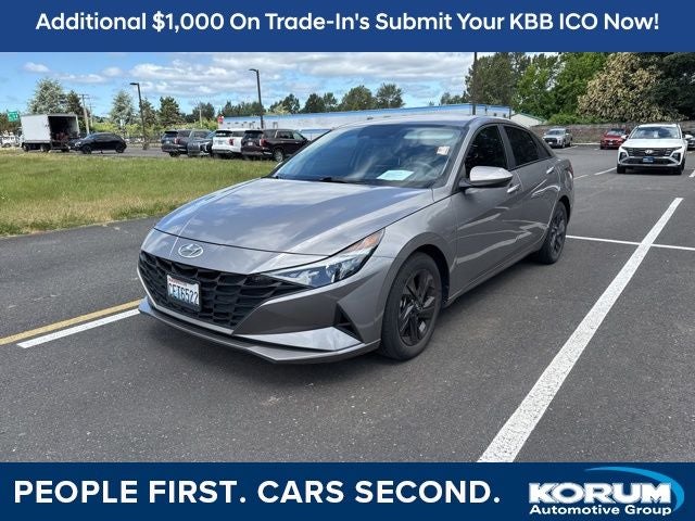 2023 Hyundai Elantra 2.0 SEL IVT's photo