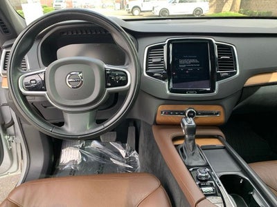 2021 Volvo XC90 T6 Momentum
