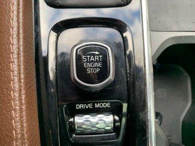 2021 Volvo XC90 T6 Momentum